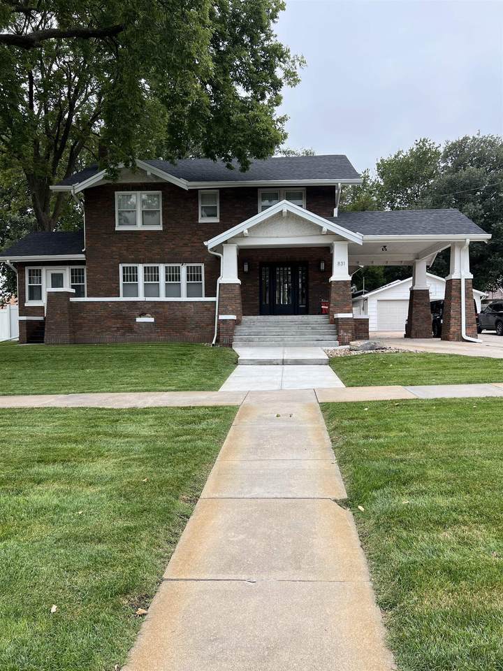 831 Lexington - Photo 1