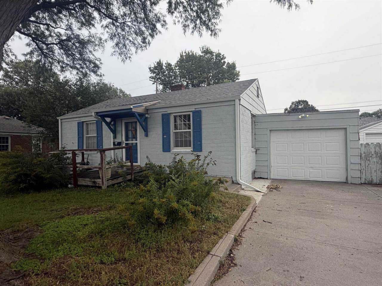 1120 Saunders - Photo 1
