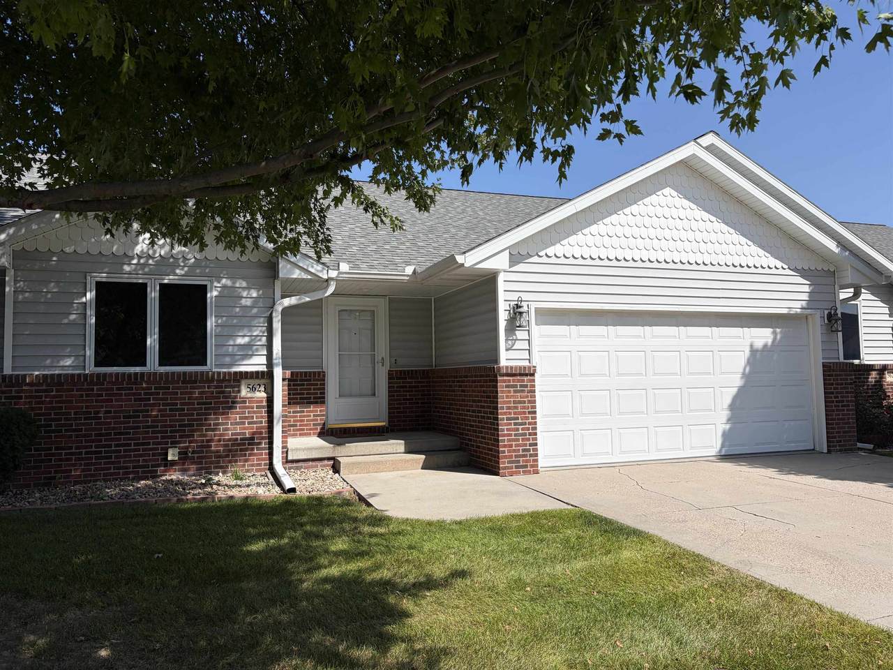 5623 N Avenue - Photo 1
