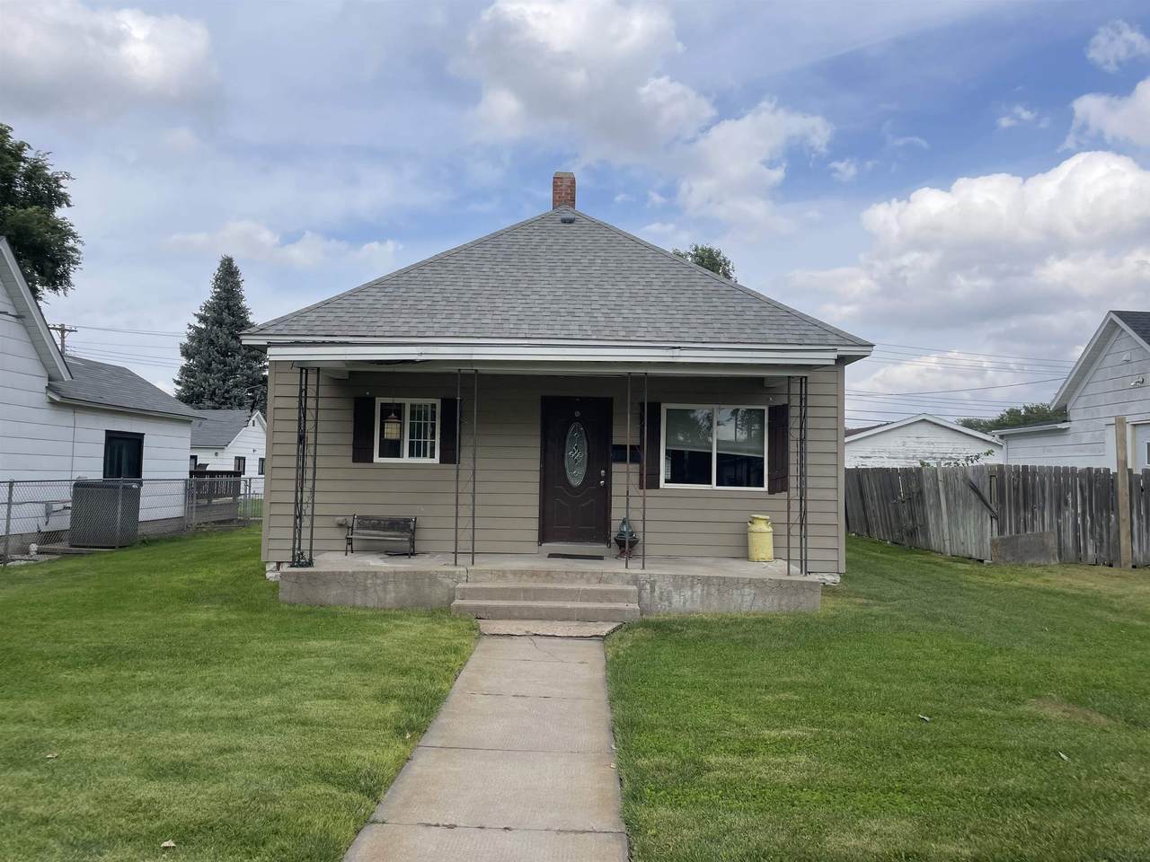 808 10th Street - Photo 1