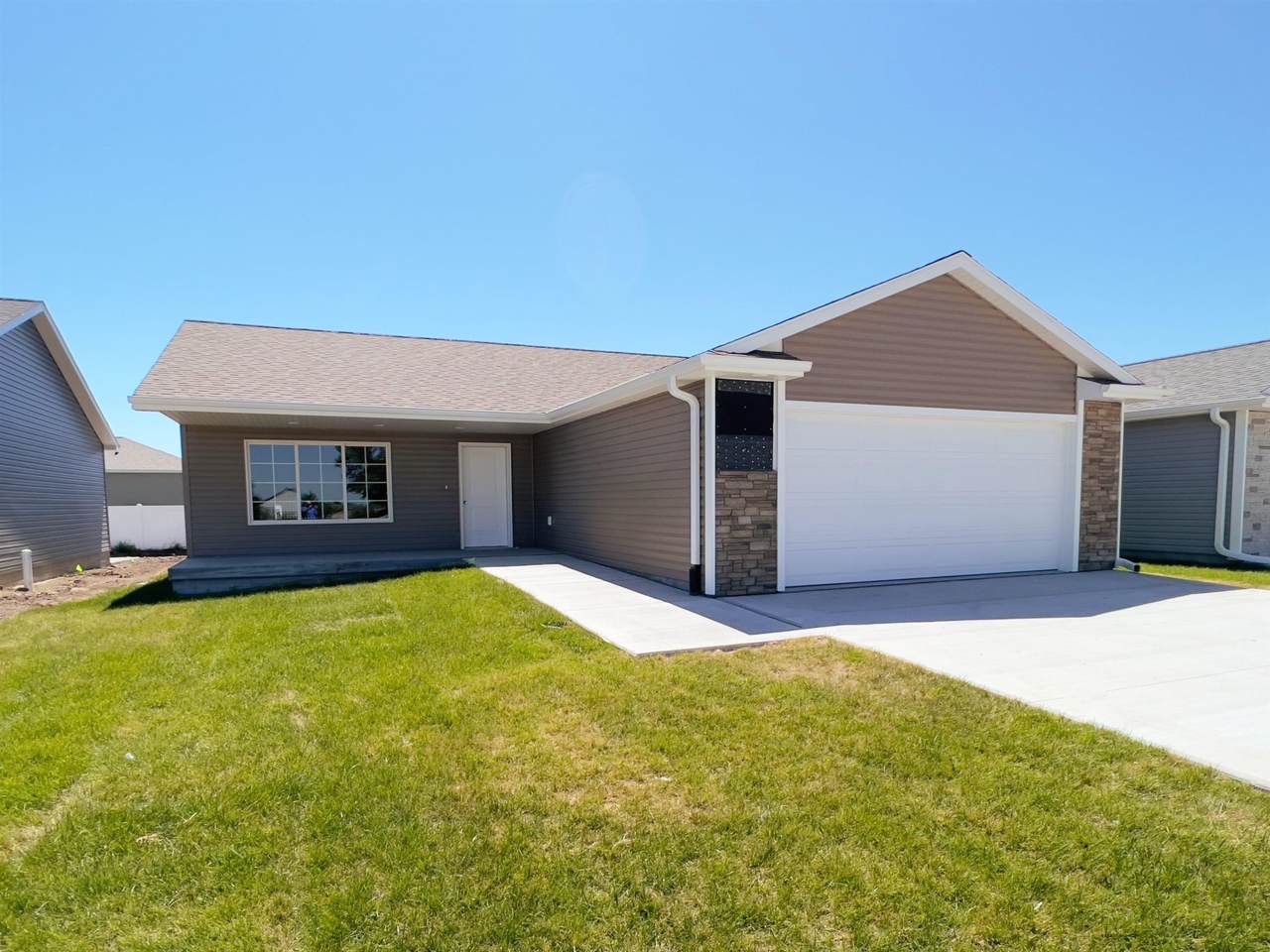2107 38th Street - Photo 1