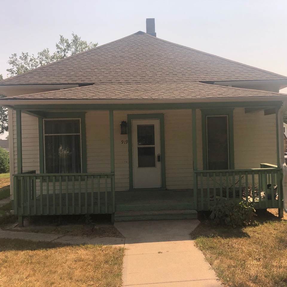 919 Grand Avenue - Photo 1