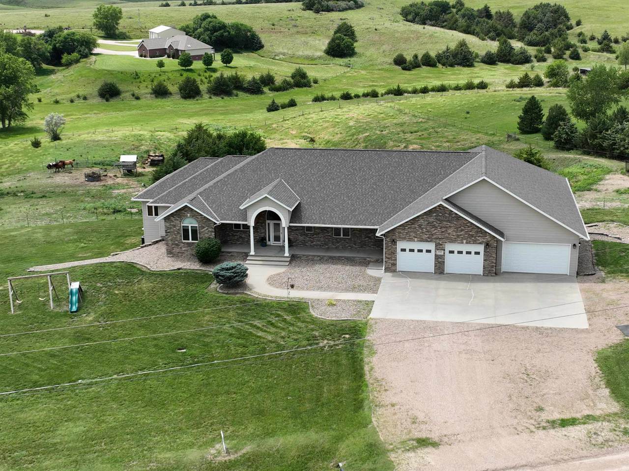 4710 Dove Hill Avenue - Photo 1