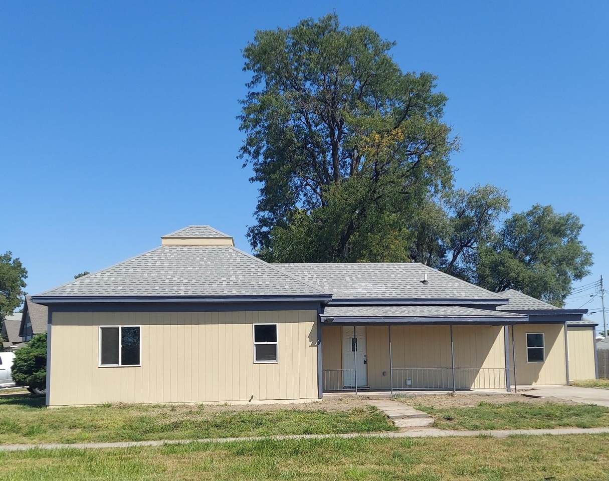 1125 F Avenue - Photo 1