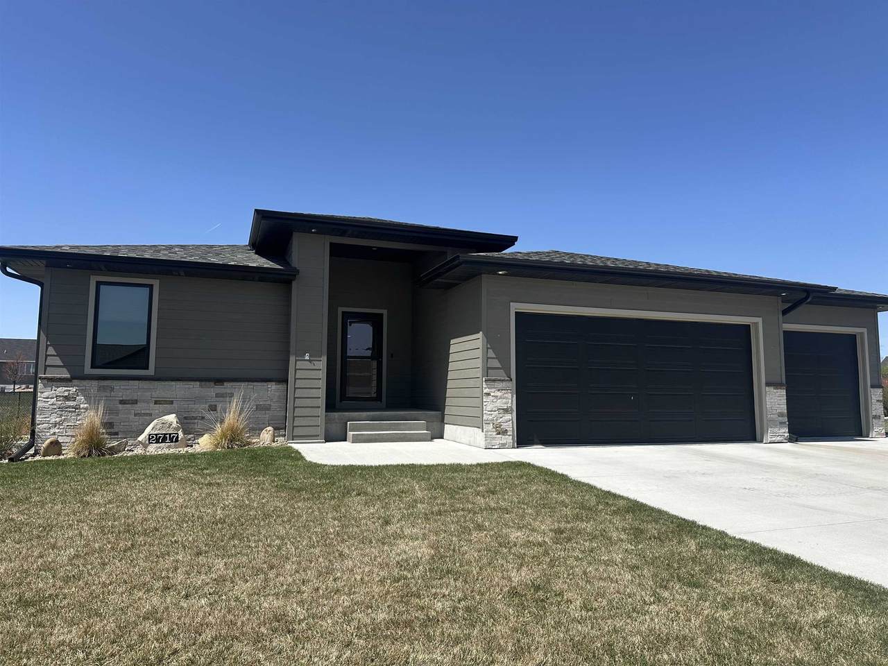 2717 Merle Avenue - Photo 1