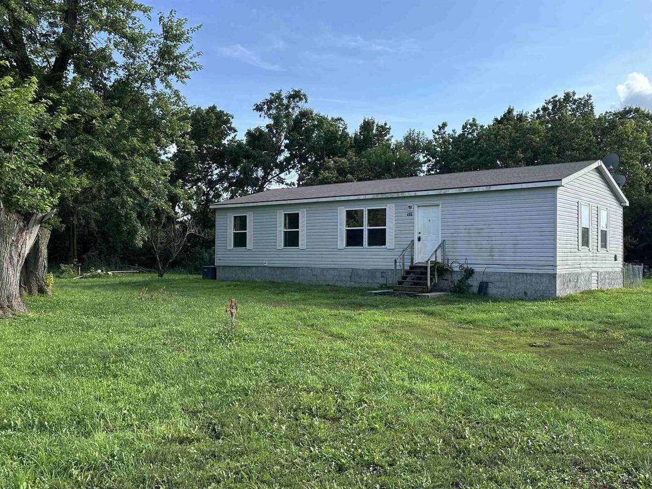 401 Poplar Street - Photo 1