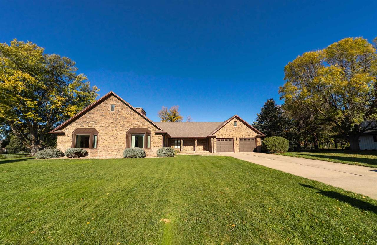 920 Highland Drive - Photo 1