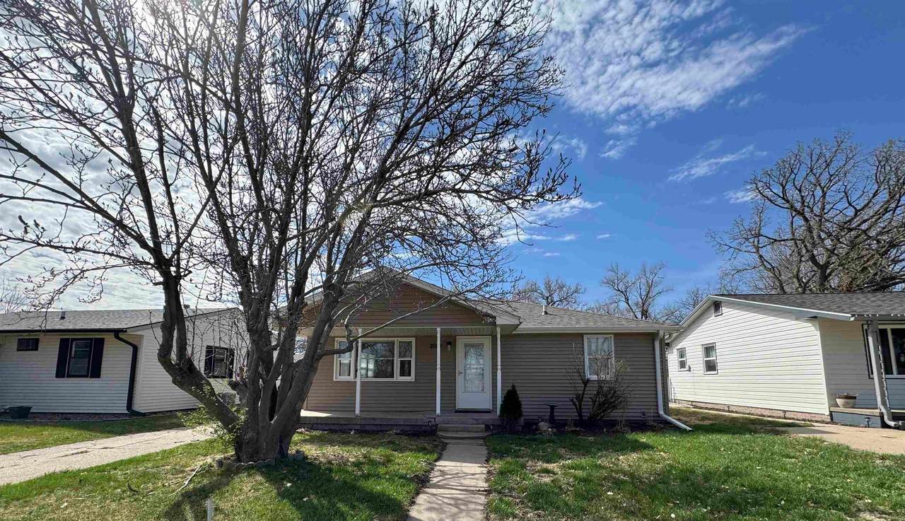 2019 9th Street - Photo 1
