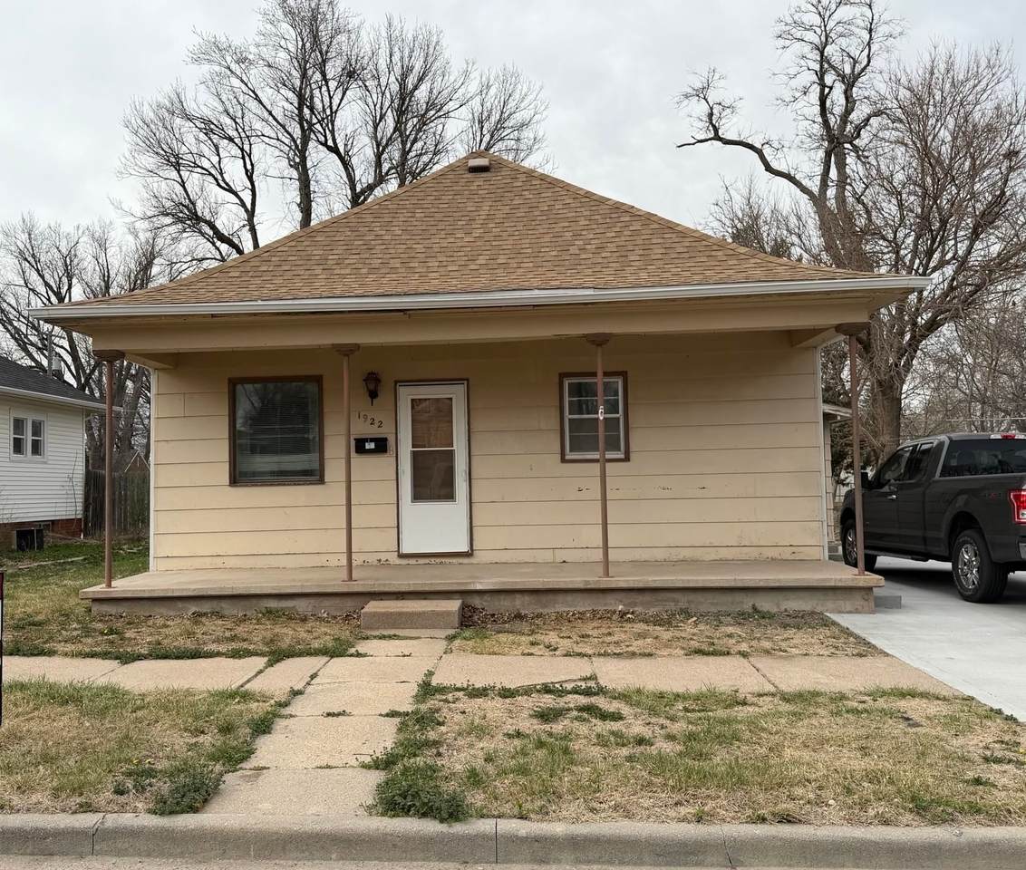 1922 4th Street - Photo 1