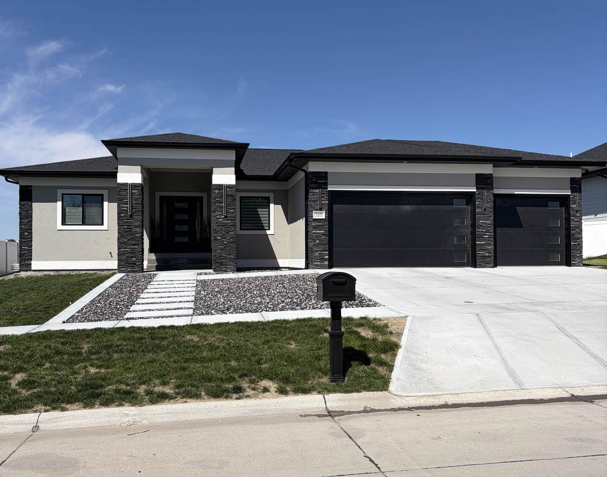 3109 Lakeview Avenue - Photo 1
