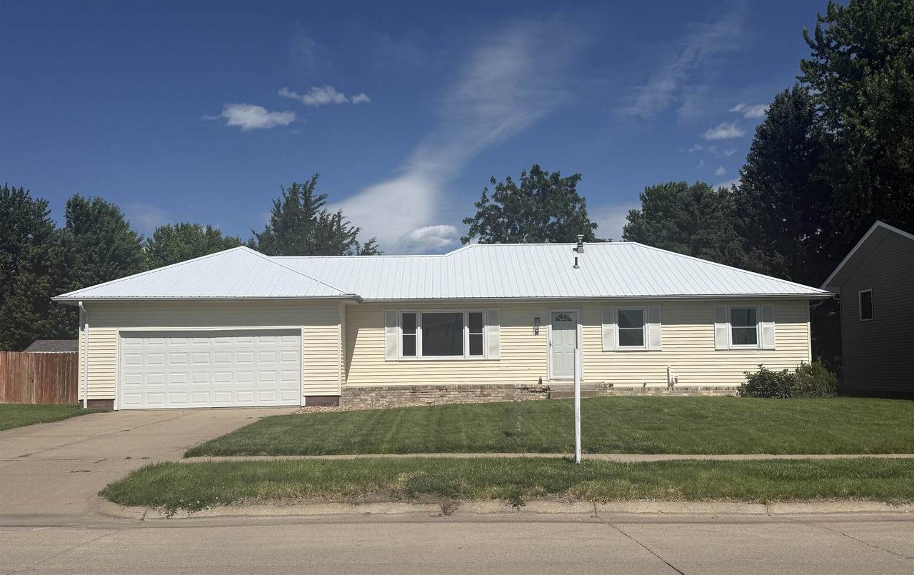 51 Plaza Boulevard - Photo 1