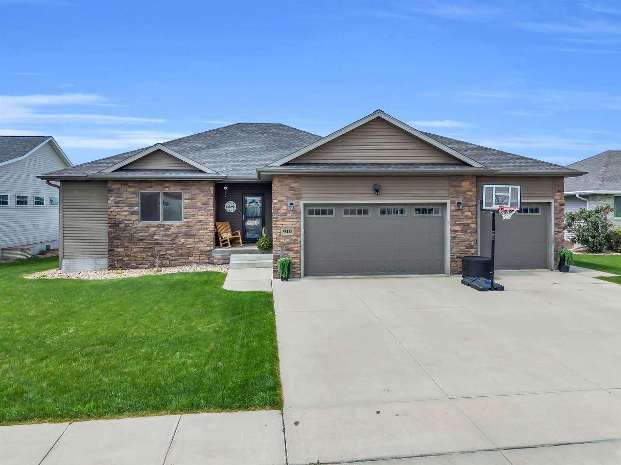 910 16th Avenue - Photo 1