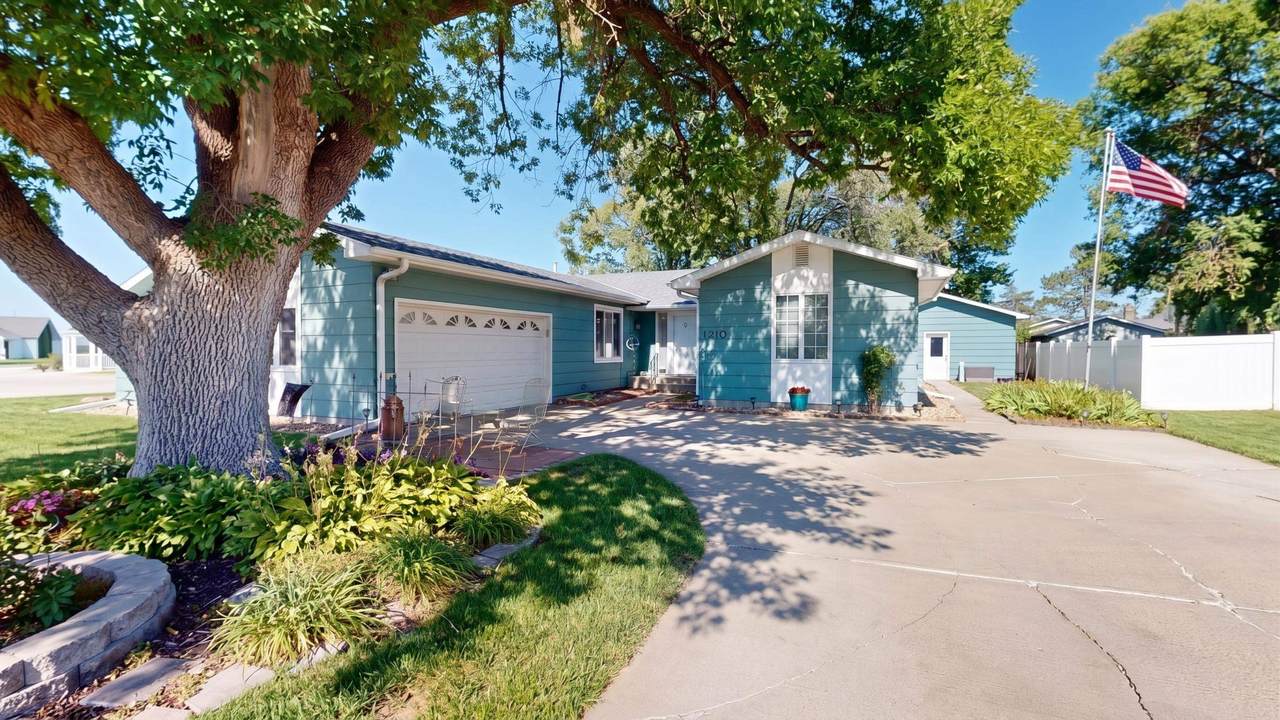 1210 Garfield Street - Photo 1