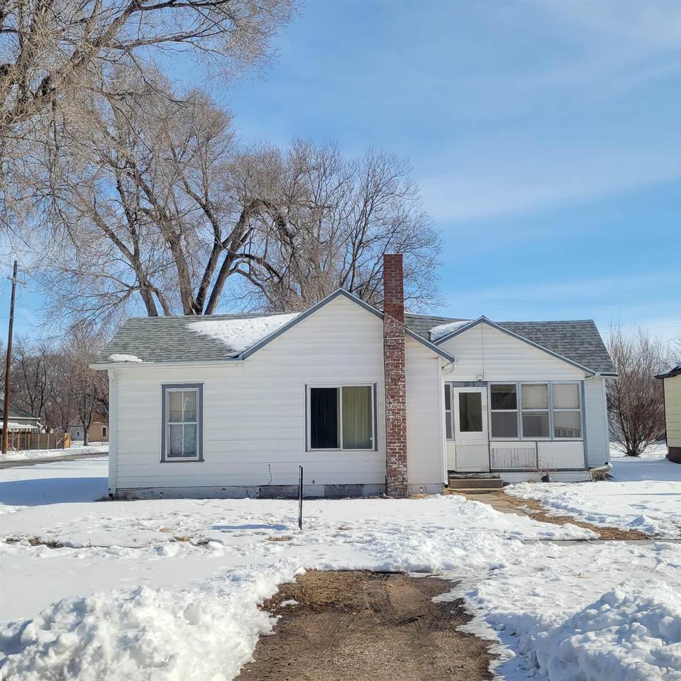 203 B Street - Photo 1