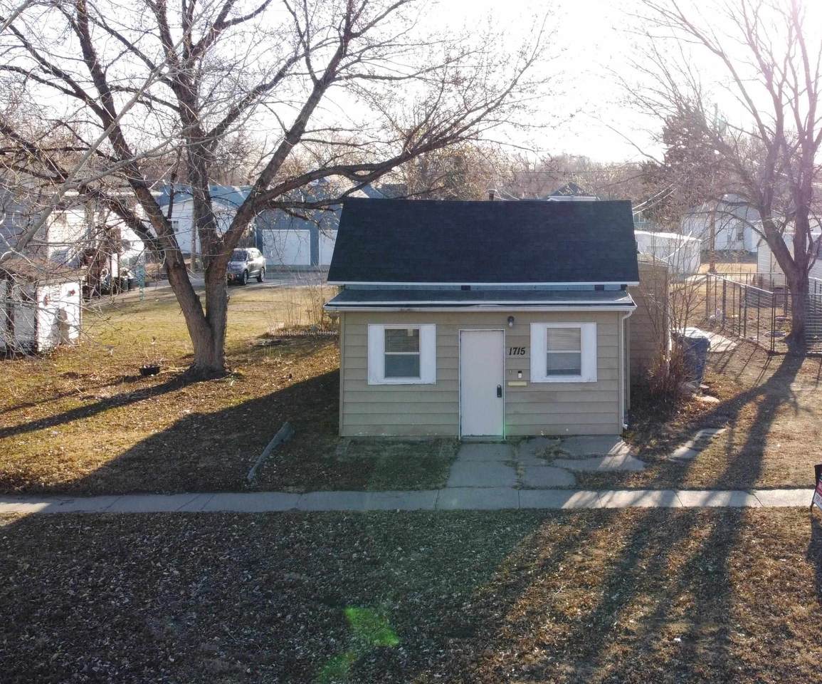 1715 E Avenue - Photo 1