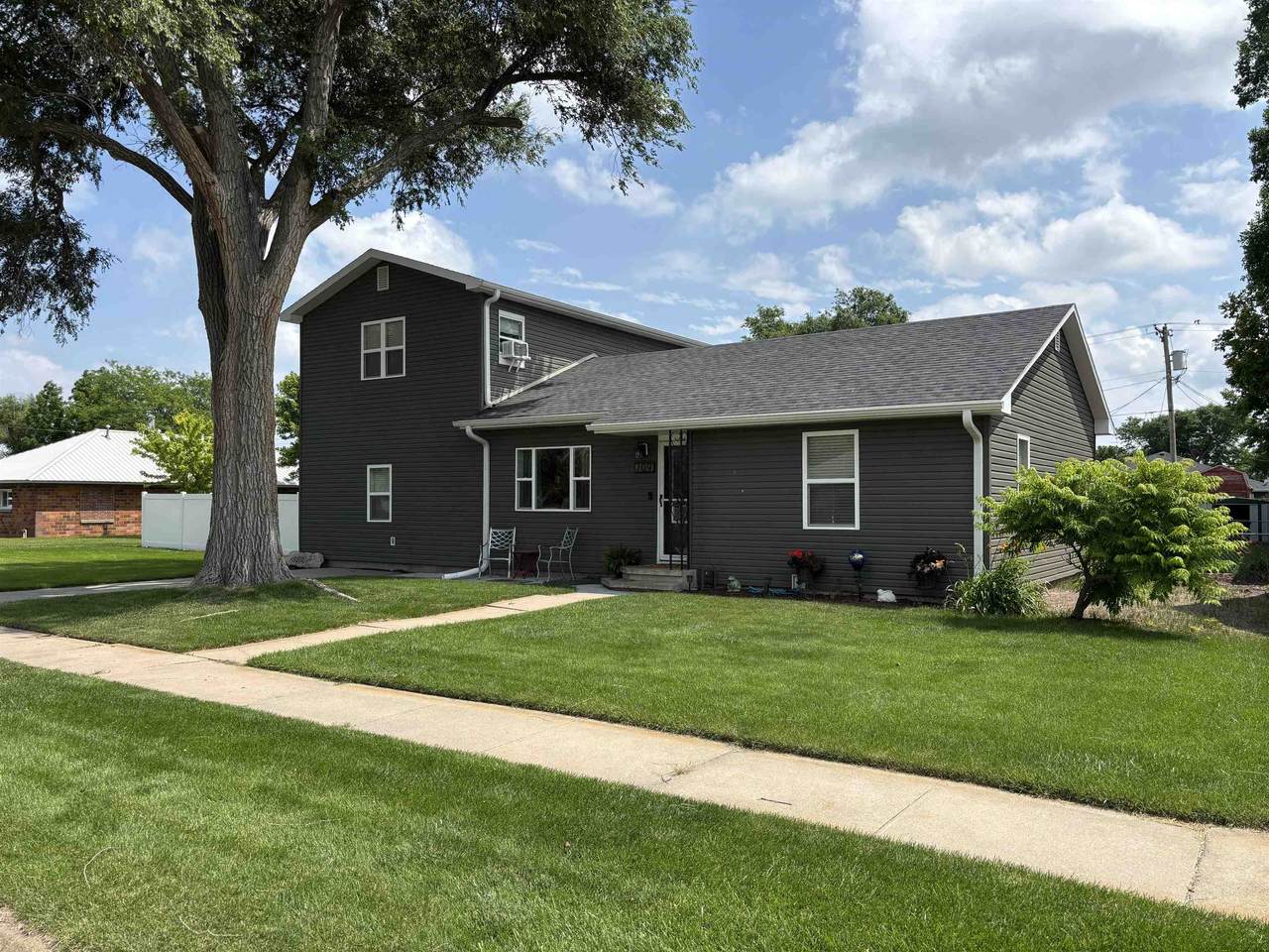 709 14th Street - Photo 1