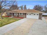 105 Shore Drive - Photo 3