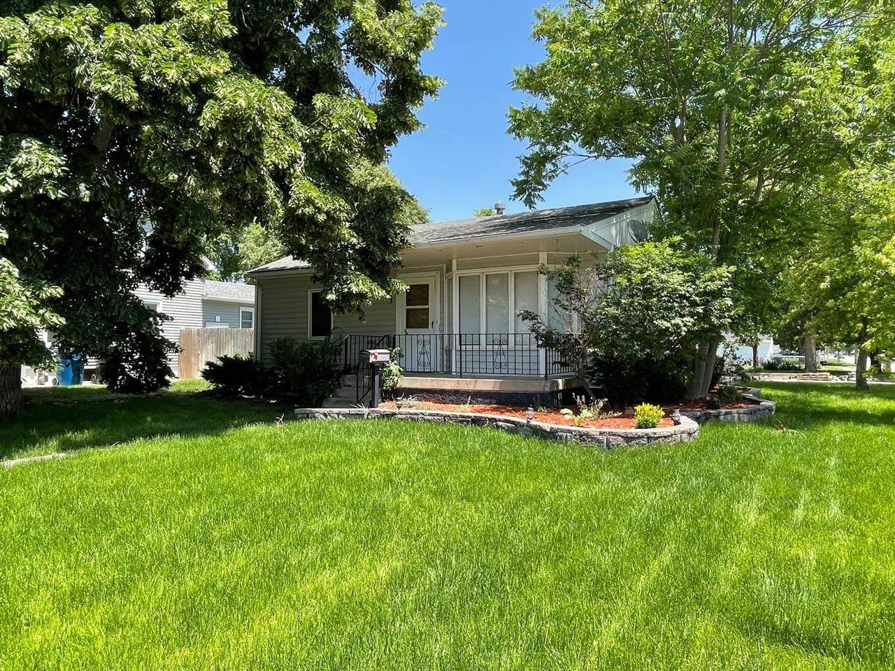 1603 8th Avenue - Photo 1