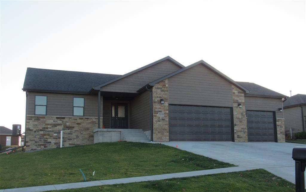 3606 Wendell Drive - Photo 1