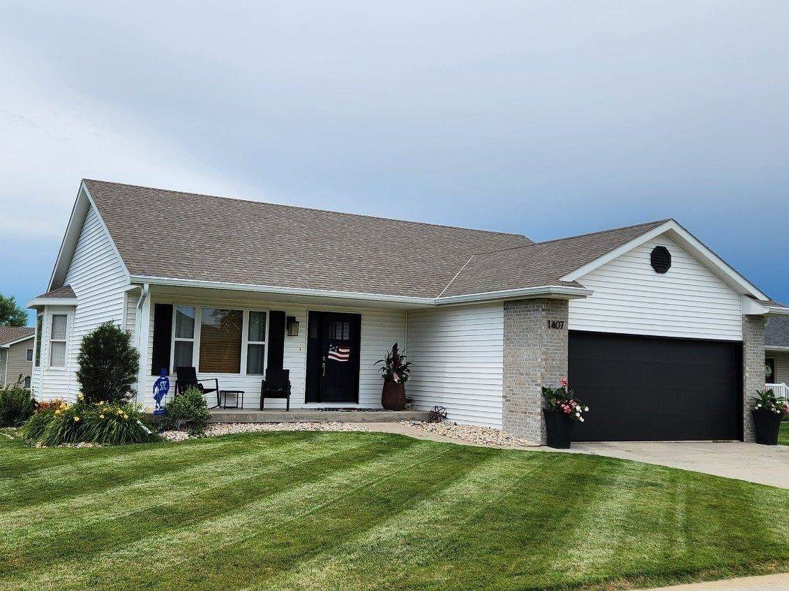 1407 Pine Ridge Court - Photo 1