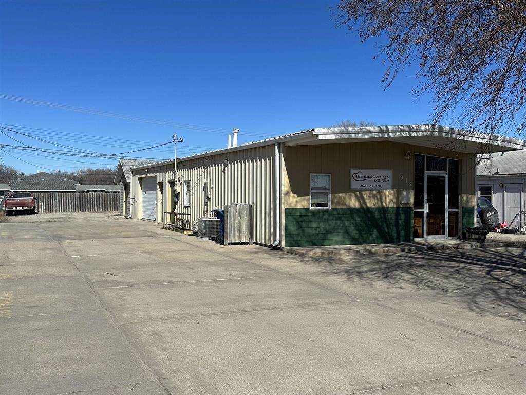 912 26th Street - Photo 1