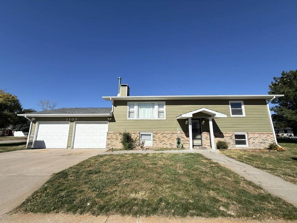 1107 15th Street - Photo 1