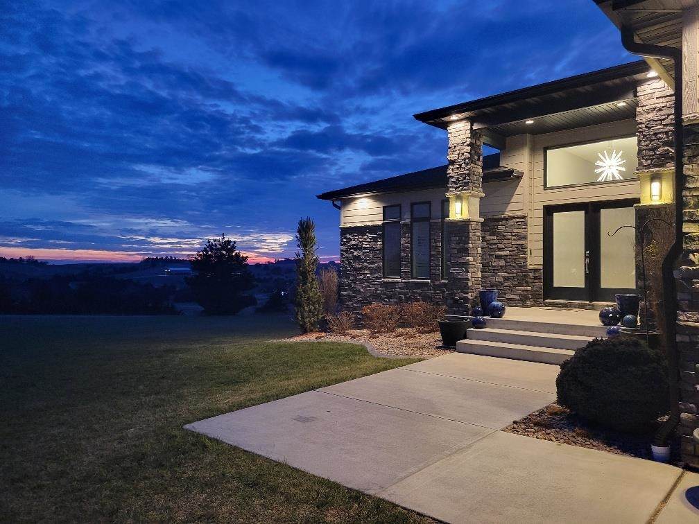 4310 72nd Avenue Place - Photo 1