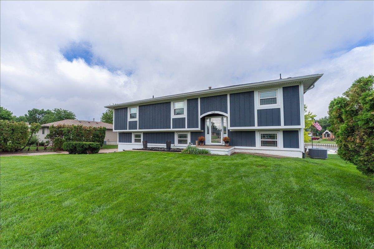 409 Shore Drive - Photo 1