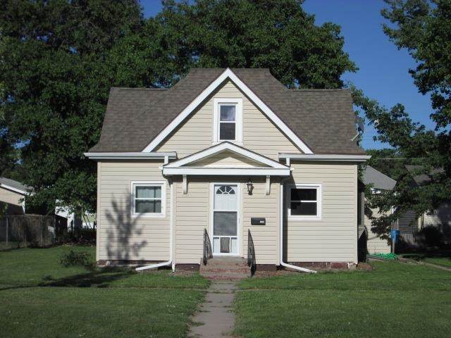1423 C Avenue - Photo 1