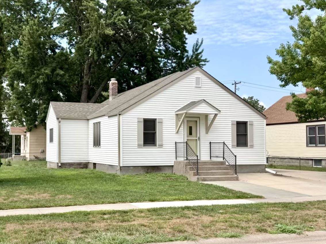 714 2nd Street - Photo 1
