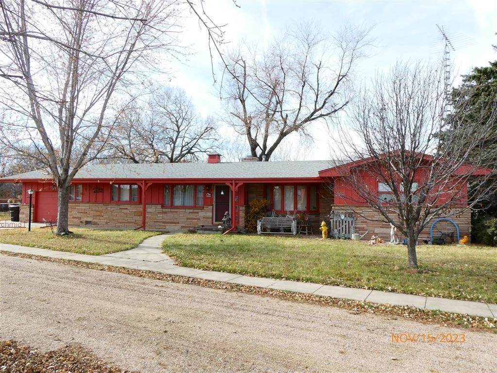 1117 8th Street - Photo 1