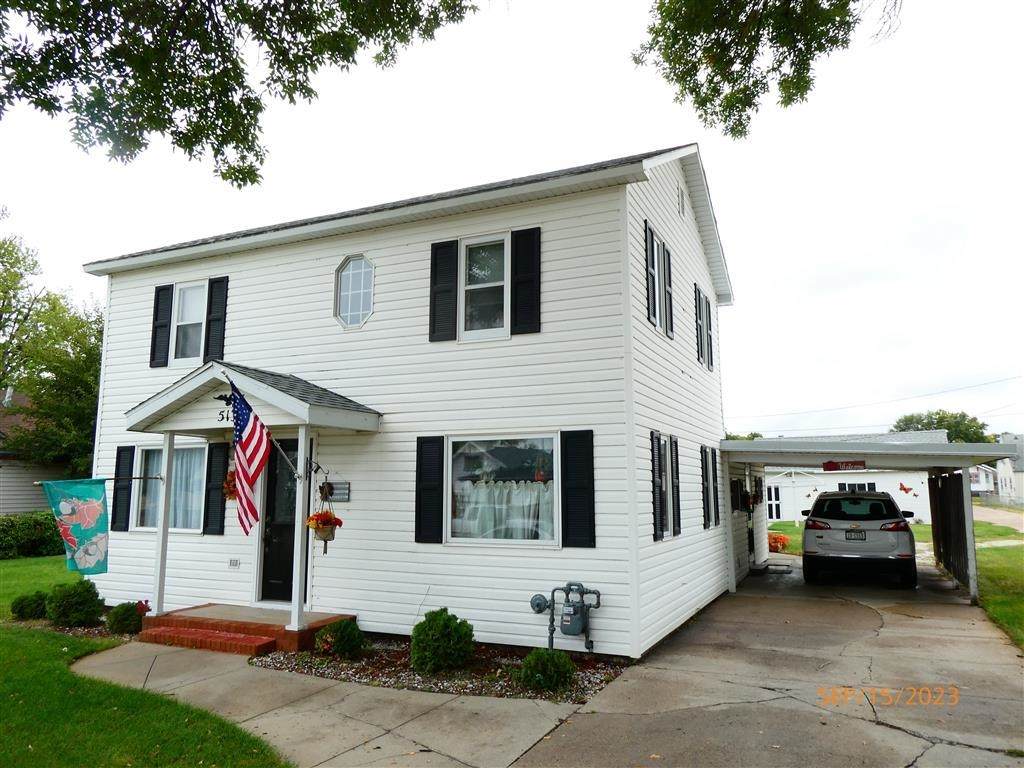 513 10th Street - Photo 1