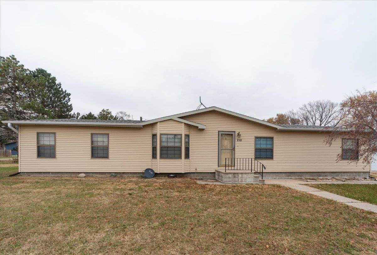 210 5th Street - Photo 1