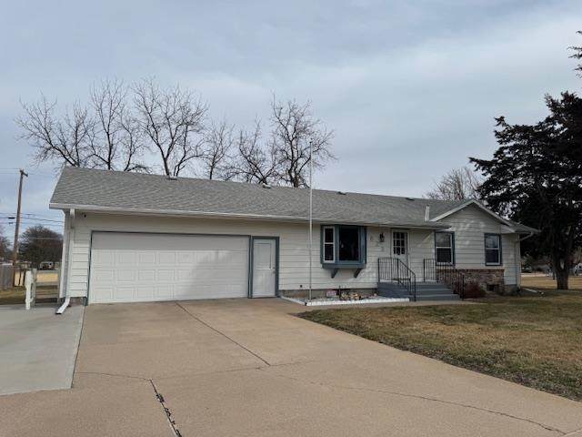 823 Colorado Ave - Photo 1