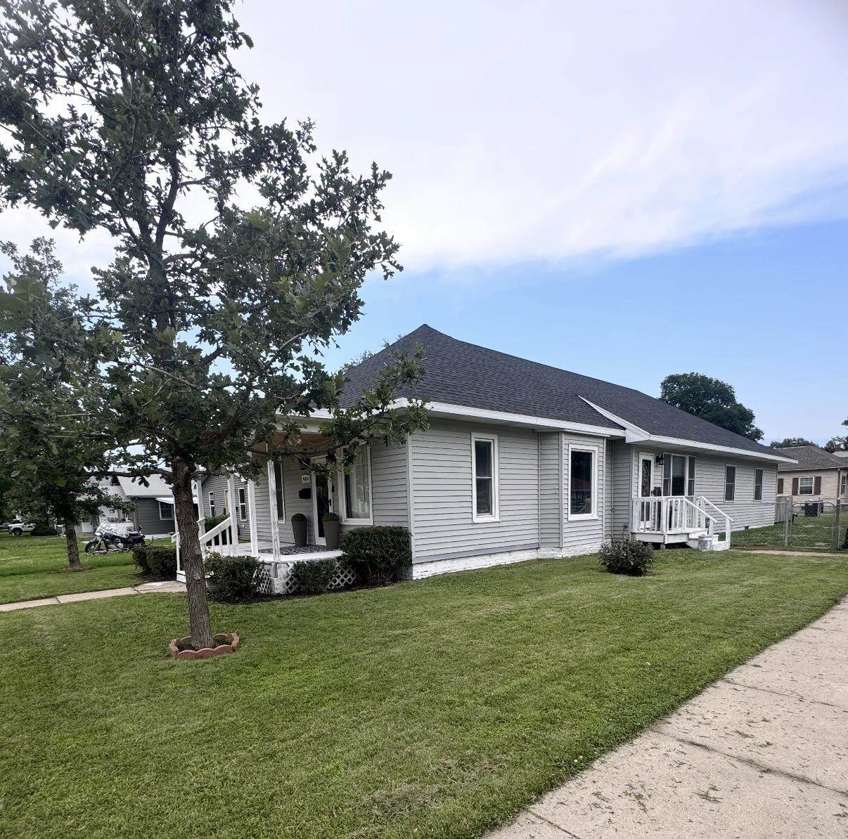 904 Hancock Street - Photo 1
