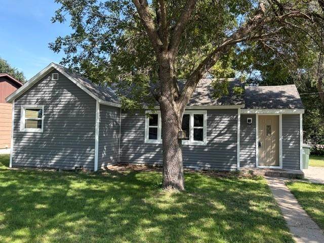 746 6th Street - Photo 1