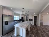 105 Lakeshore Drive N - Photo 4