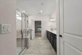 1031 Peachbelt St - Photo 16