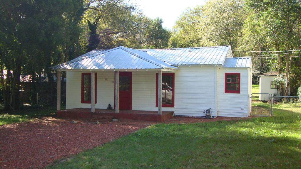 810 Jackson St. - Photo 1