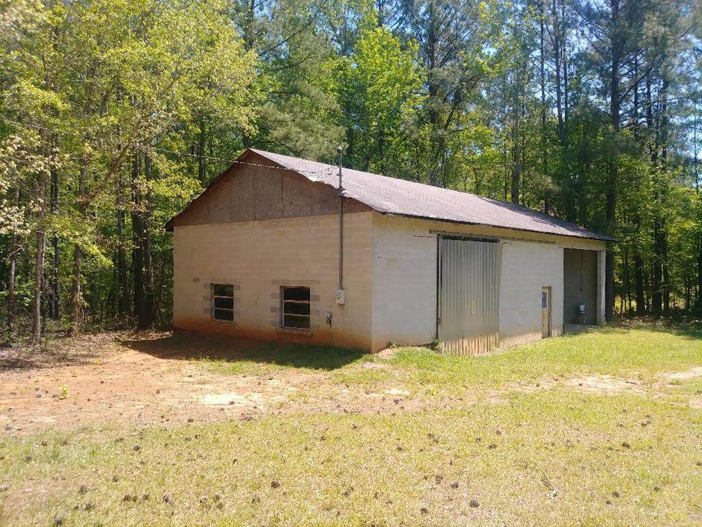 1746 Hwy 22 - Photo 1