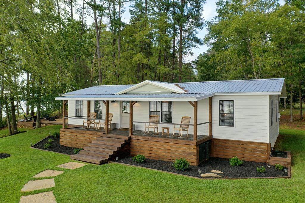 929 Barbara Point - Photo 1