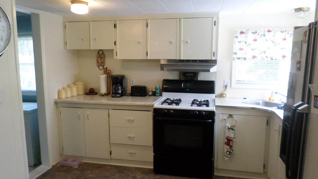 118 Lakeland Ave. - Photo 1