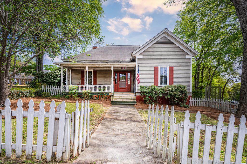 121 East Franklin Street - Photo 1