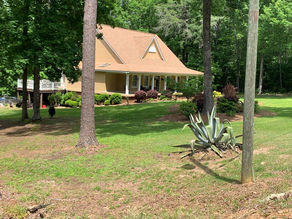 860 Tanglewood - Photo 1