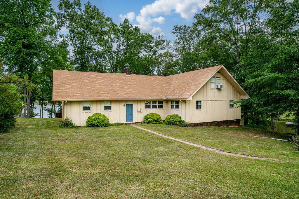 301 Lakeview Drive - Photo 1