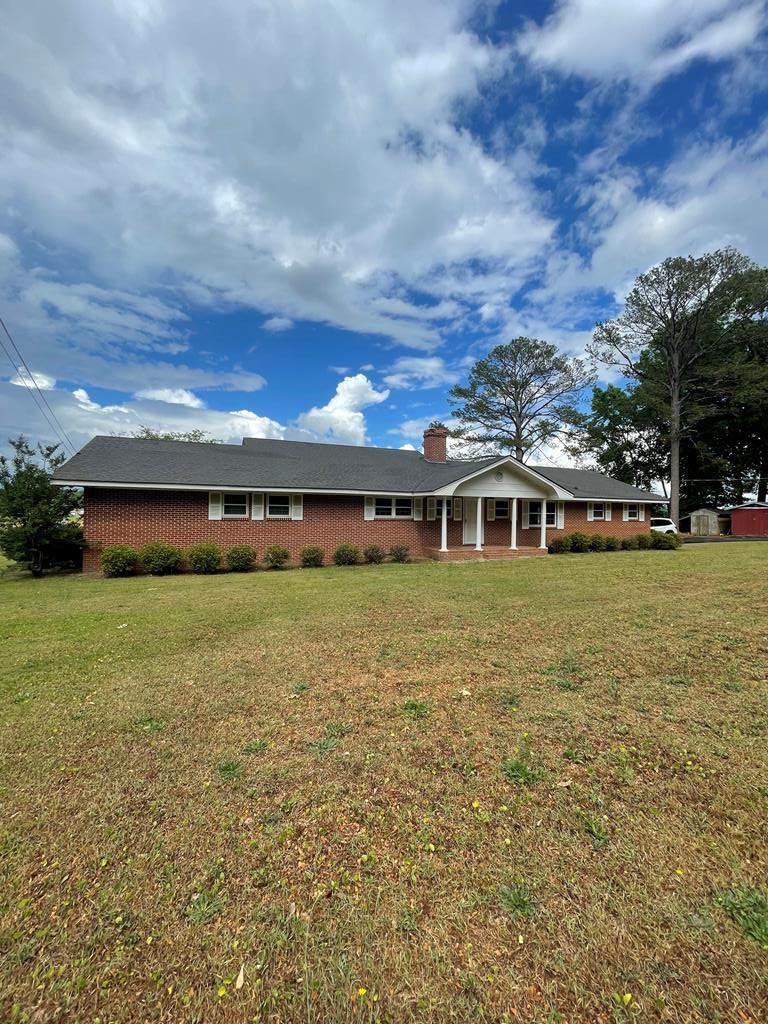 105 Lakeview Drive - Photo 1