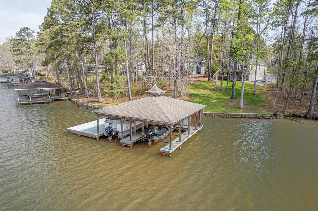 271 Thomas Drive - Photo 1