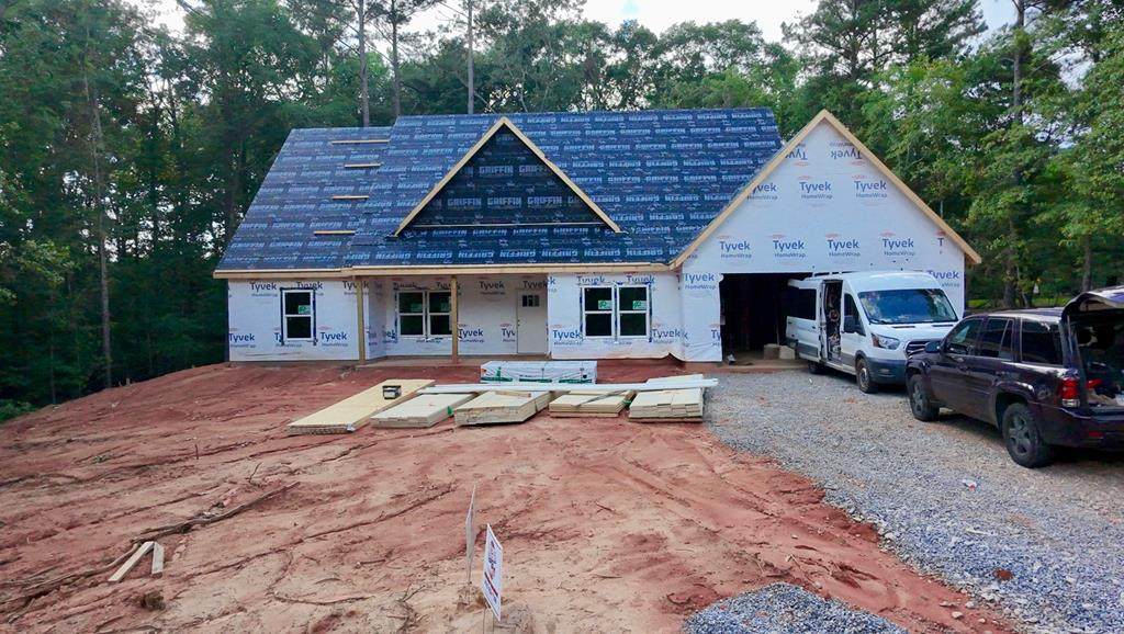 236 Lakecrest Drive - Photo 1