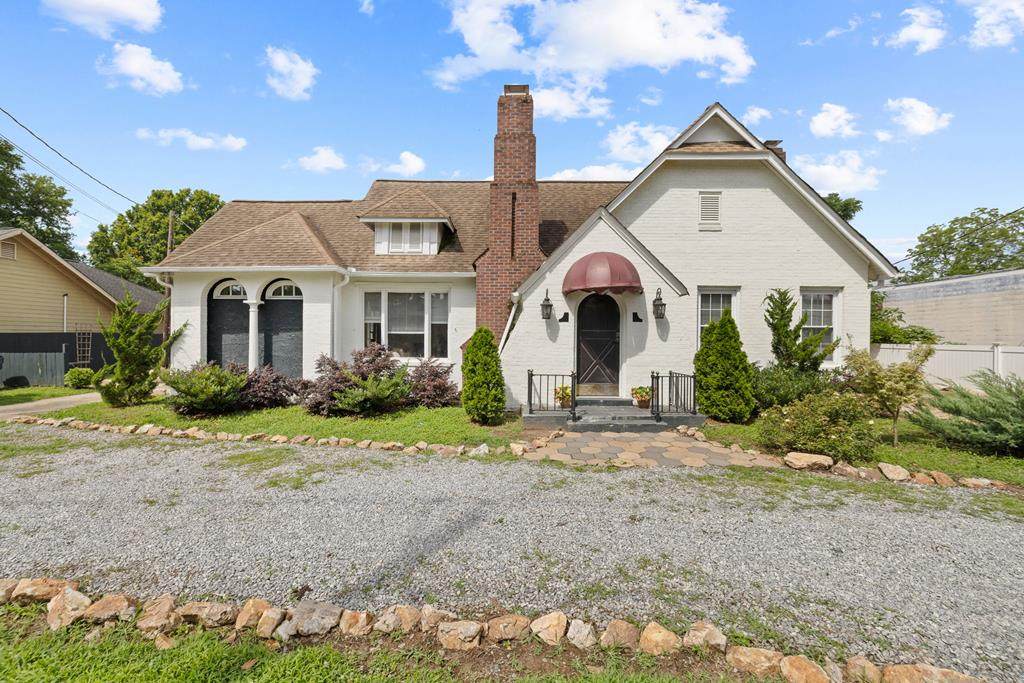 204 Jefferson Ave - Photo 1