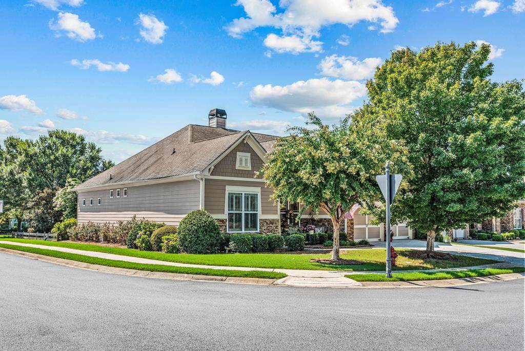 1042 Creekwood Circle - Photo 1